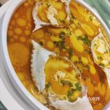 门口停车位充足，有两层。河虾比较新鲜，壳硬