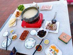 -墨脱石锅椰子鸡•香草鸭•东山羊(大东海店)