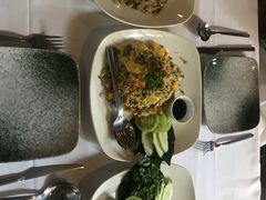 -Neary Khmer Restaurant