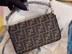 -小飞侠奢侈品回收 寄卖 养护(宝山宝龙广场店)