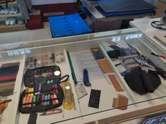 -爱革·洗衣改衣·洗鞋修鞋·洗包修包·奢侈品护理(宝地广场店)