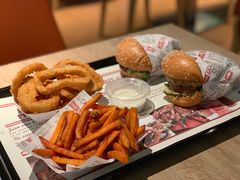 -The Habit Burger Grill 哈比特汉堡(复兴soho店)