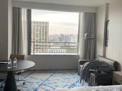 -上海漕河泾万丽酒店