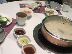 -洪氏嗨捞·广东猪肚鸡·椰子鸡火锅(西咸万象城店)
