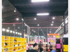 -嘿哟动霸CHUA·新潮玩运动娱乐中心·蹦床滑冰团建乐园