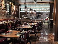 -恰餐厅及酒吧 CHAR Bar & Grill (北京丽都皇冠假日店)