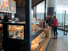 面包甜点陈列柜-星巴克(西安机场1店T3到达店)