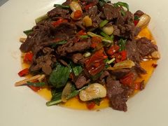 芫茜摔打鲜牛肉-桂满陇·海市蜃楼·黑金(国金店)