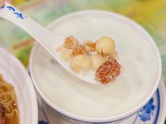 鲜奶莲子桃胶-顺记冰室(宝华路店)