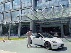 -TESLA 特斯拉(广州天环广场体验店)