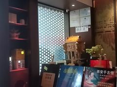 -AI住未来酒店(西安钟鼓楼五路口地铁站店)