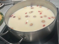 -尚尚仙·酸汤猪手·猪肚鸡火锅(华联万柳购物中心店)