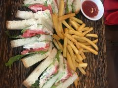 -Neary Khmer Restaurant