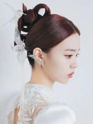 -Lady  Jane高端婚纱礼服馆