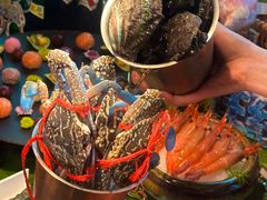 -雍容荟帝王蟹活龙虾展台自助(IFS黑金店)