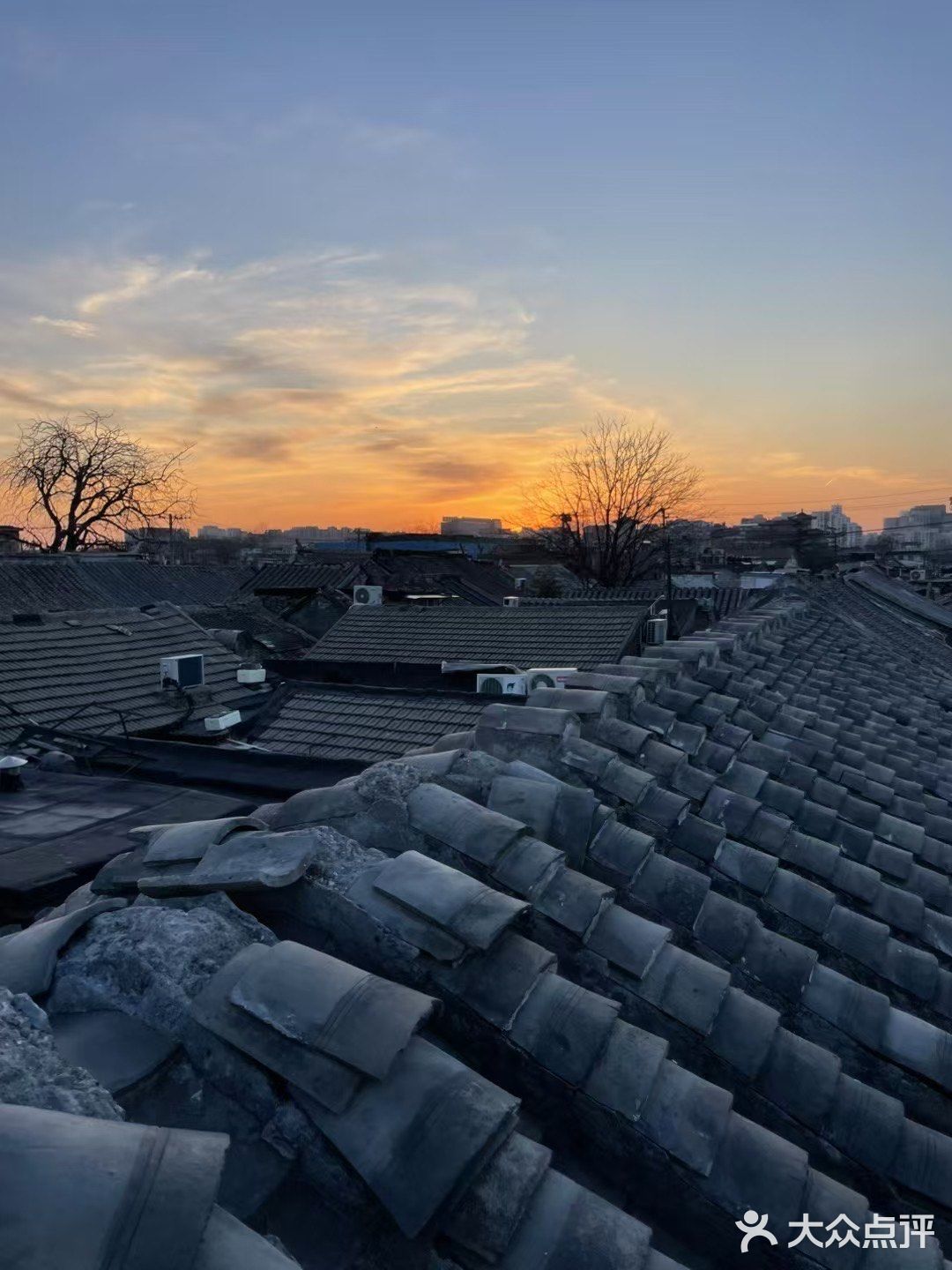 露台☕️看日落🌄藏在胡同里的静谧之地[偷笑]