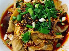 冒郡把-中和裴氏蹄花(府河路店)