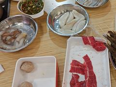 -杨老板·海鲜集市火锅·鲜切牛肉(中防万宝店)