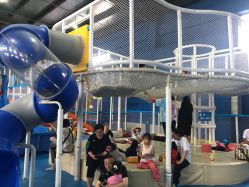 -哆啦爱梦儿童乐园(住邦城市广场店)