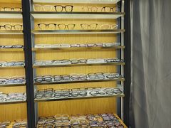 -优医视平价眼镜蔡司依视路折扣工厂店(德胜门店)