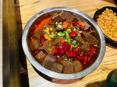 鸭血-游园觅食记夜市·小龙虾大排档