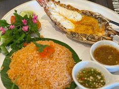 -Chom Cafe and Restaurant