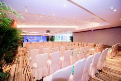 点击看大图 -广州中心皇冠假日酒店·宴会厅