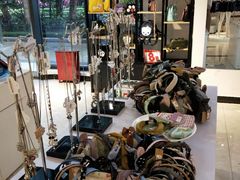 -观澜湖新城运动奥莱区