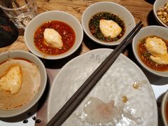-老牌坊云南鱼豆花火锅(爱建店)