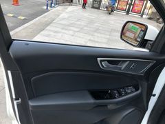 -京伟修鞋洗鞋奢侈品皮具护理店