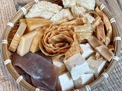 贵州特色拼盘-毛辣果·酸