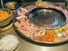 -哈哈碳都·牛肋条无限自助烤肉(台江万达店)