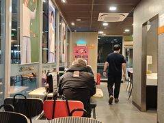 -麦当劳(轻轨曹杨路店)