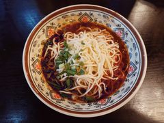 重庆小面-重庆小面·抄手(解放碑好吃街店)