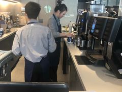 -瑞幸咖啡(巴黎春天陕西路店)