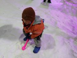 -圣名游乐城冰雪大世界