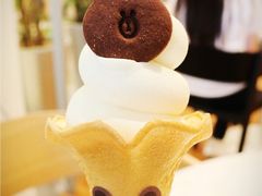 -LINE FRIENDS Garosu-gil Flagship Store