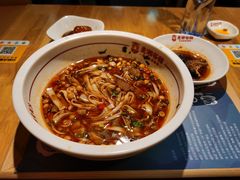 -呷佬·长沙手工米粉(金沙江路店)