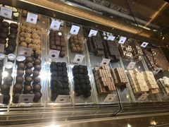 -VENCHI 闻绮(北京国贸商城店)