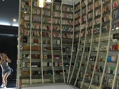 -钟书阁(松江泰晤士小镇店)