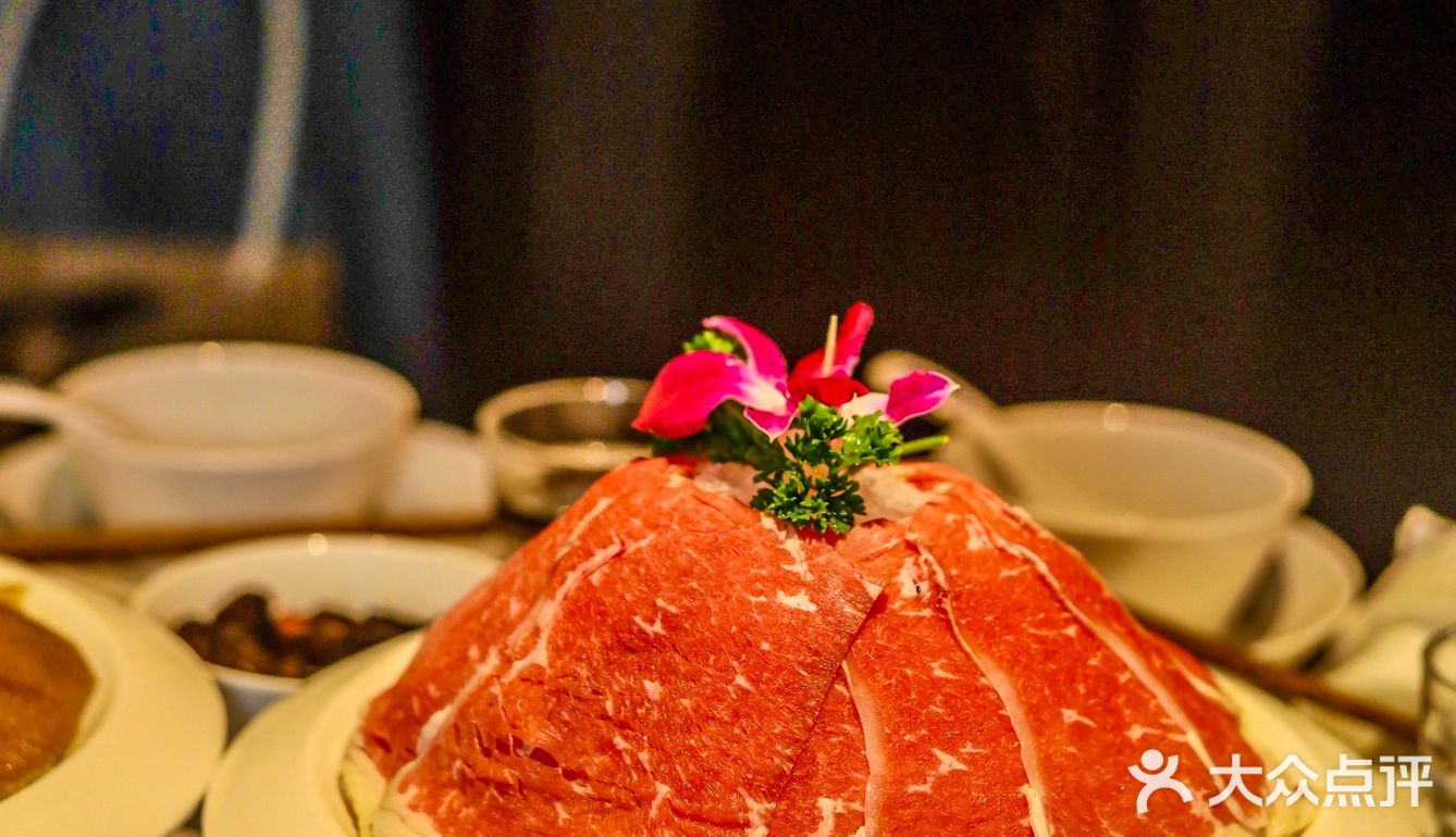 不是吧新开这家火锅店一锅三种口味菜都光盘！
