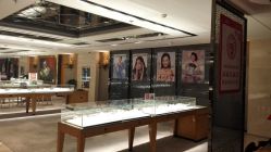 -北京七彩云南翡翠珠宝旗舰店(月坛店)