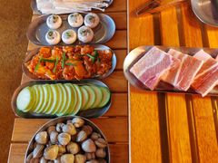-叽叽扎扎烤肉场(生态城万达店)
