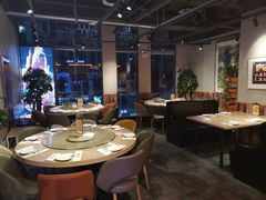 大堂-日进一片海.生腌海鲜火锅.宵夜烧烤(三里屯总店)