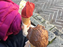 -Gelateria Dondoli