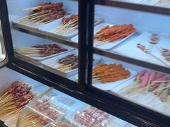 -哈尔滨小酒馆·鲜肉现穿自助烧烤(康新花园店)
