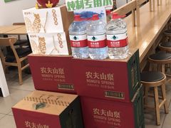 零售区-老乡鸡(亳州路天庆大厦店)