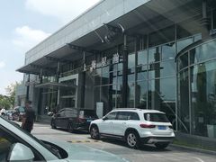 -上海星瀚奔驰4S店(红柳路店)