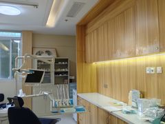 -上海仁爱医院口腔科 · 种植