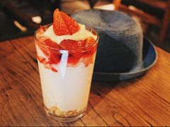 草莓酸奶-D STAR COFFEE帝星咖啡